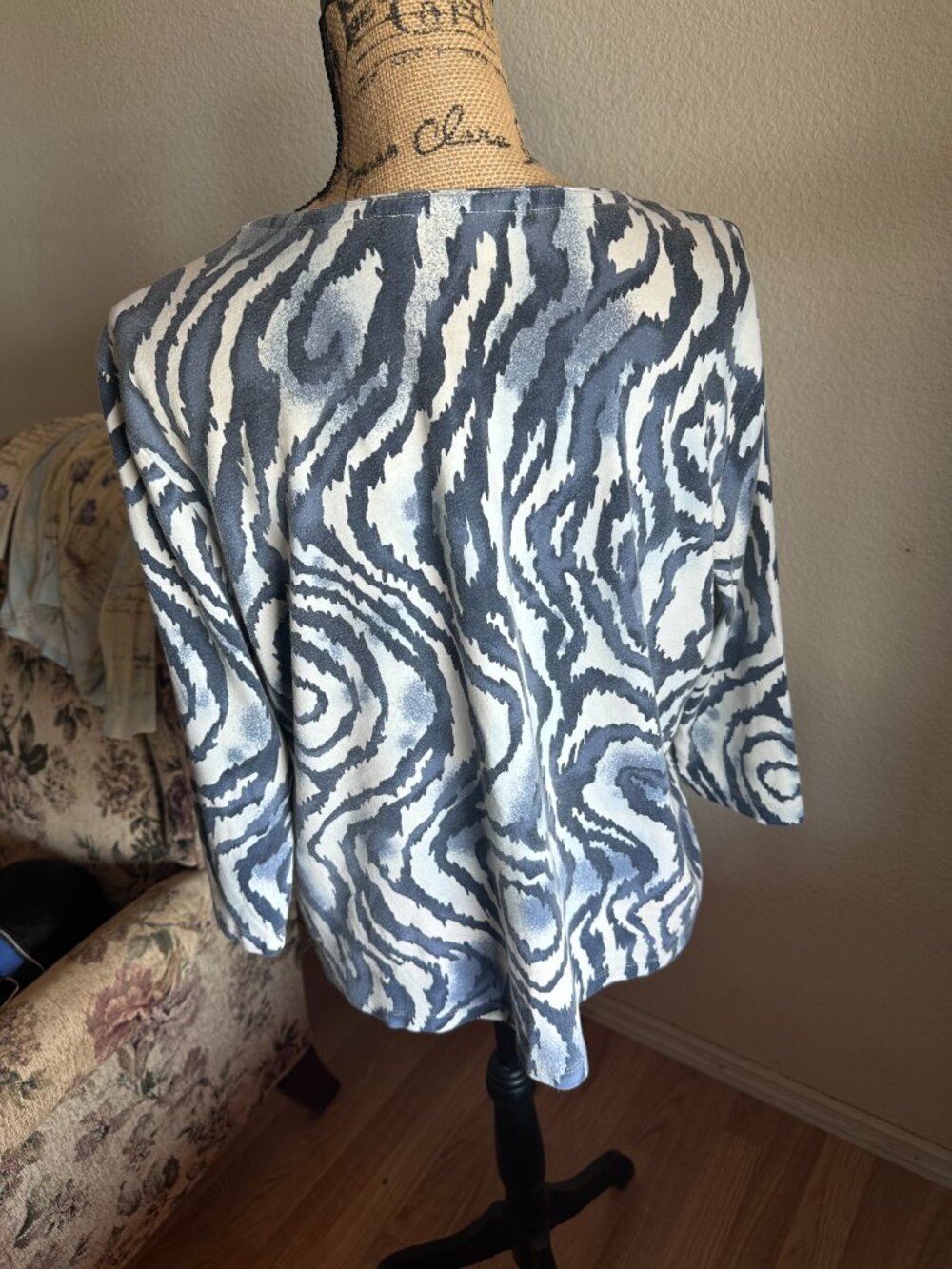 Rebecca Malone Blue and White Women's Pullover Top Size XL Casual